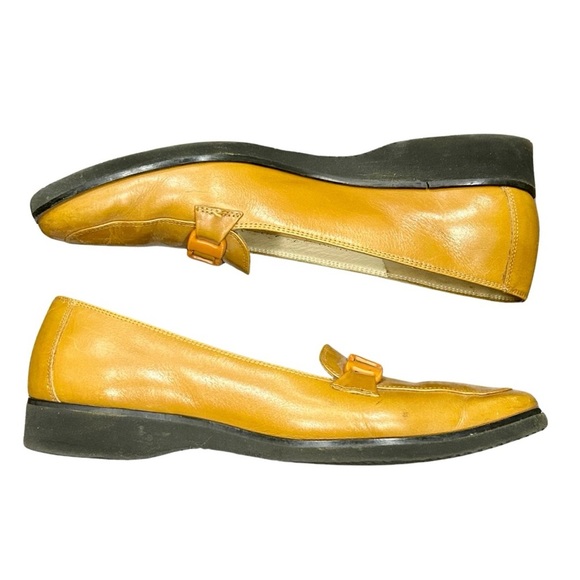 Salvatore Ferragamo Vara Bow Loafers - Size 6B - Picture 5 of 11